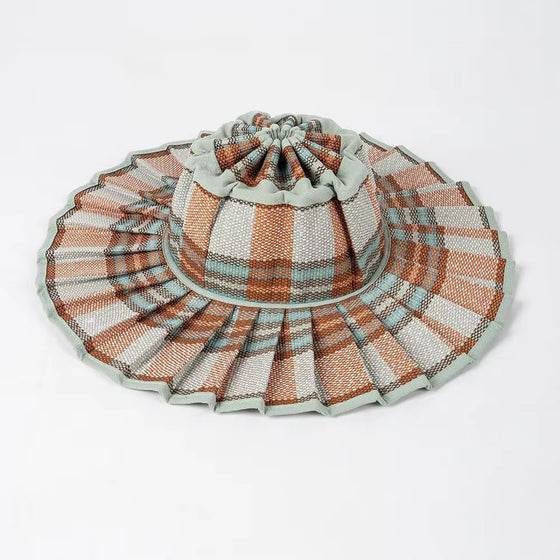 Carpi hat